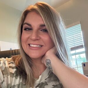 Meet your Posher, Whitney